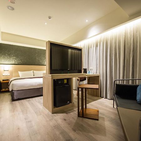 Lucky Apple Hotel Taipei Exterior photo